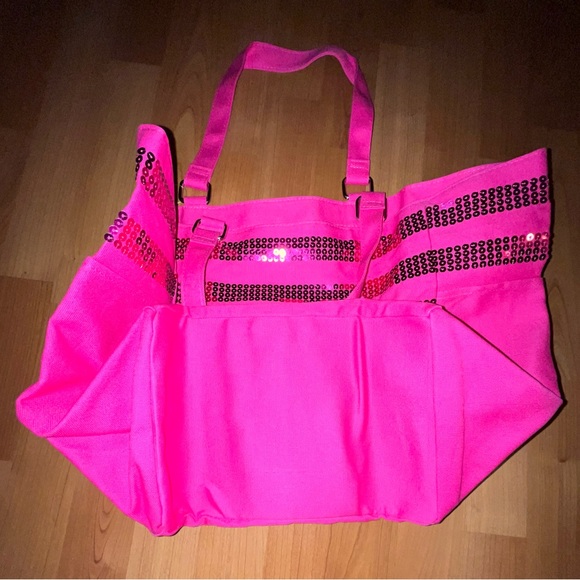 NEW Victoria's Secret Women Large Pink
Sequin Tote Bag. - Picture 2 of 7